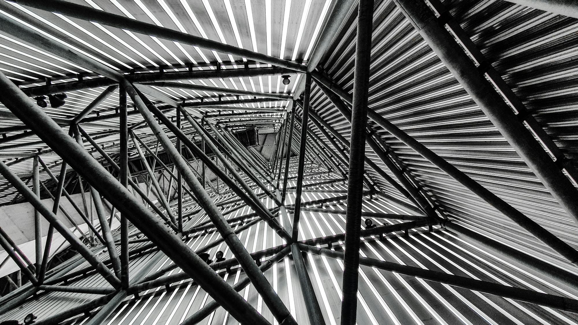 Architectural steel roof structure